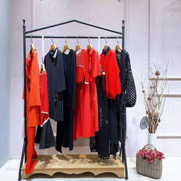 外貿女裝批發新風向 阿里巴巴平臺上的折扣尾貨機遇